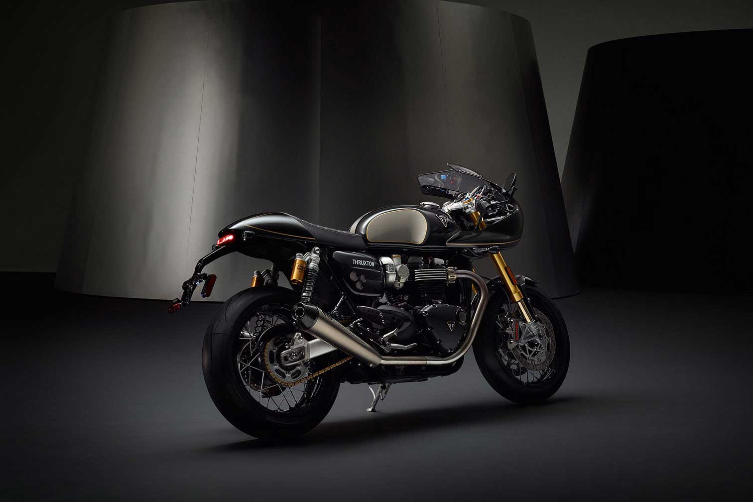 vance and hines bmw r18